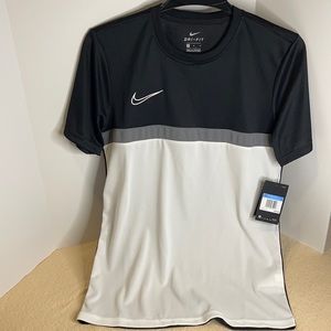 Nike Men’s Medium Dri-Fit shirt NWT